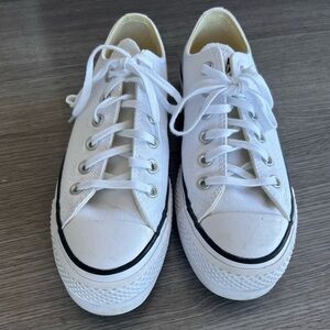 White Converse platform sneakers women’s size 8